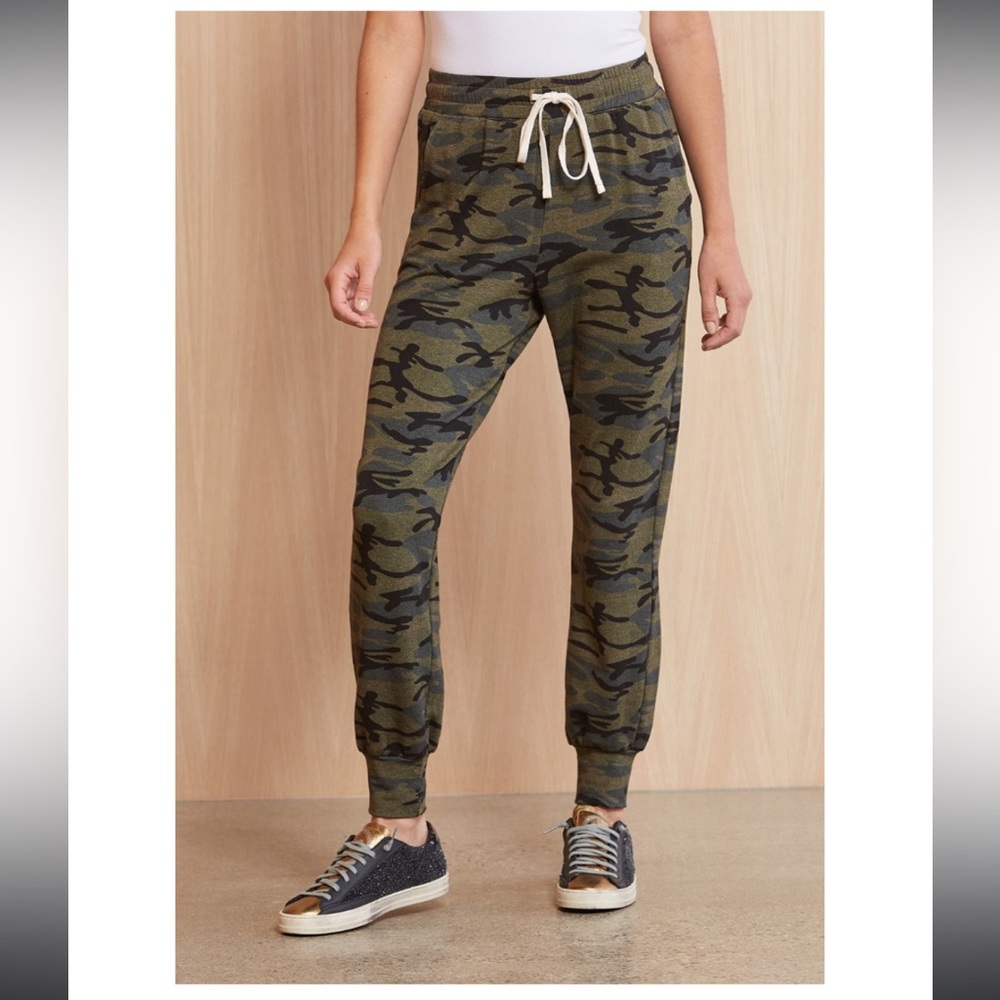 Sundry Camo Joggers